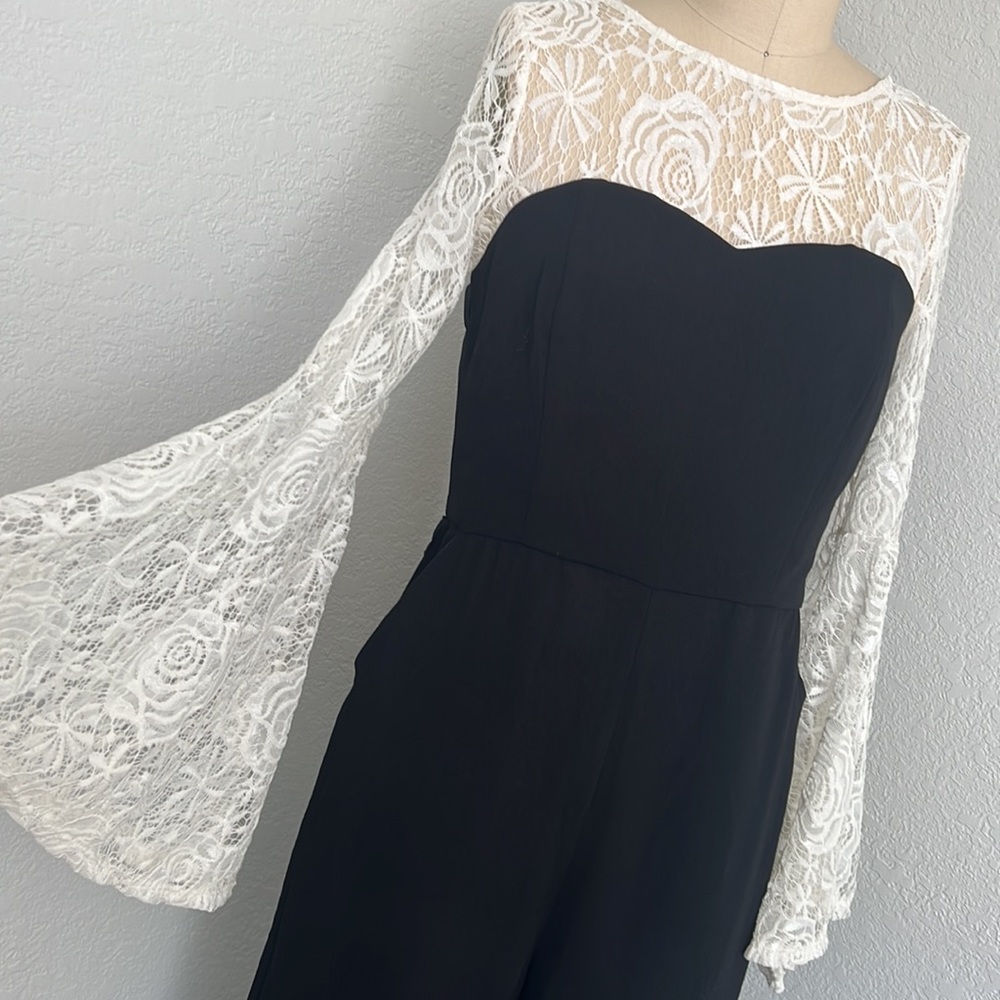 Romper size medium - Picture 5 of 8